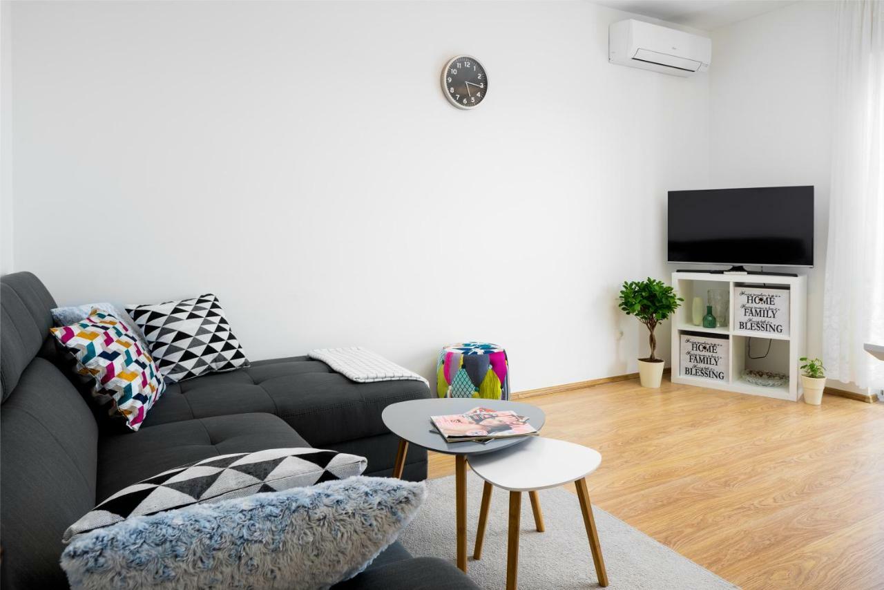Lotus Apartman สปลิท ภายนอก รูปภาพ